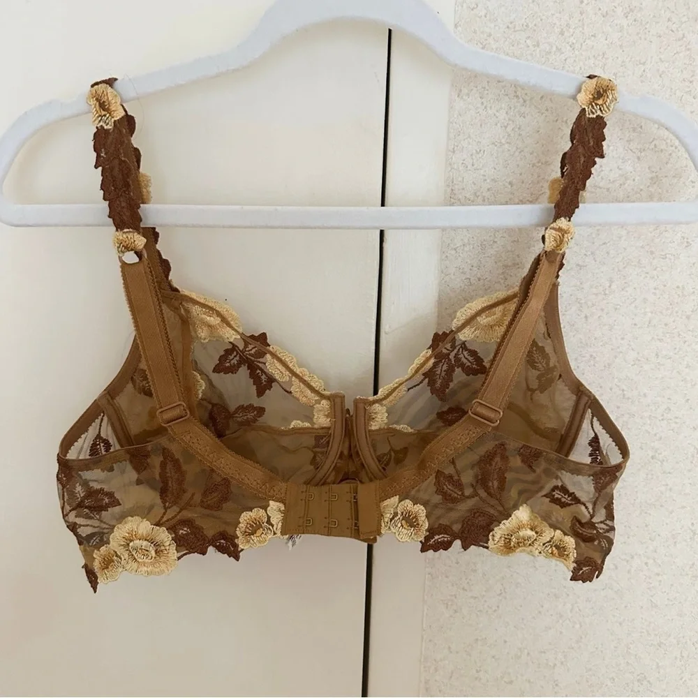 Lise Charmel Mesh Bra - Picture 2 of 3